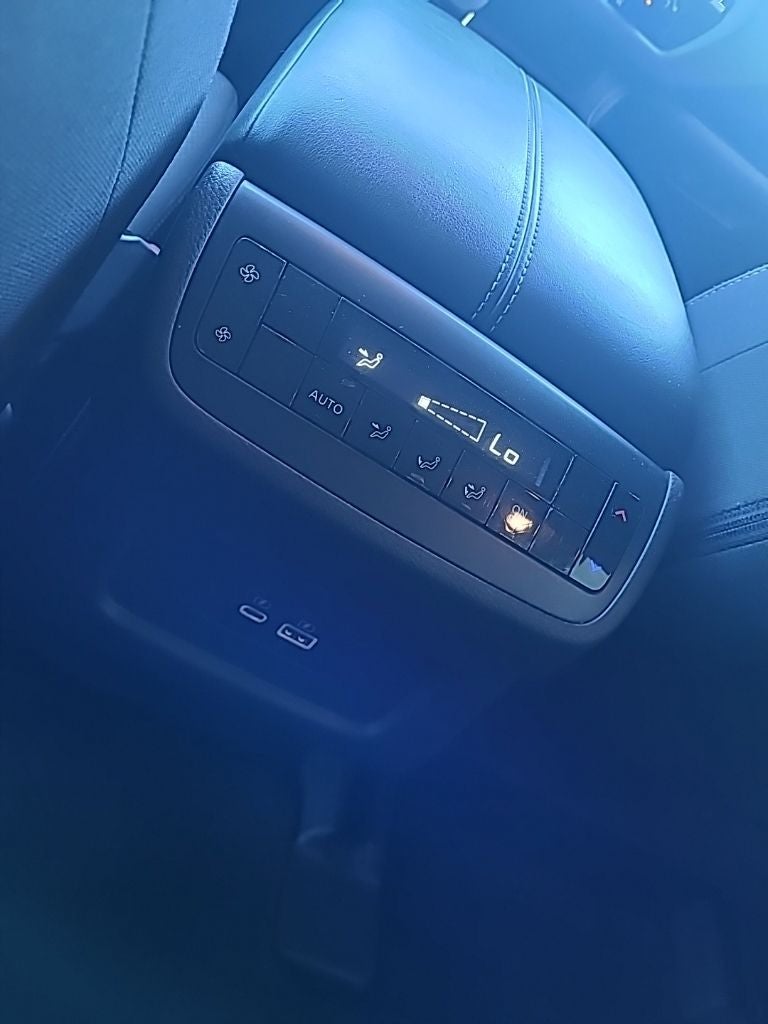 2023 Nissan Pathfinder SV