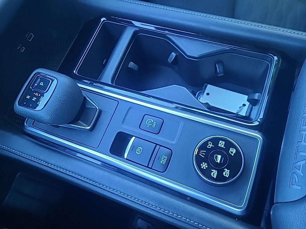 2023 Nissan Pathfinder SV