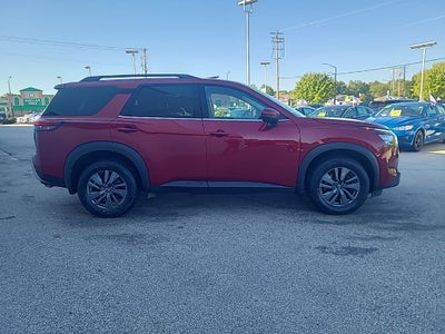 2023 Nissan Pathfinder SV