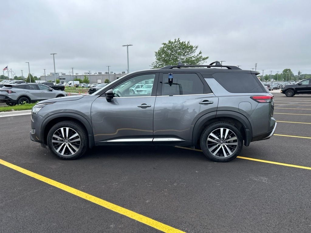 2024 Nissan Pathfinder Platinum