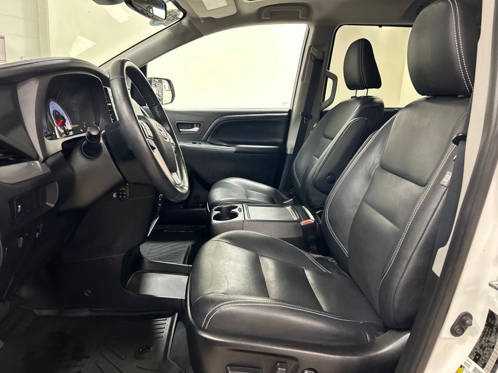 2020 Toyota Sienna SE 7 Passenger