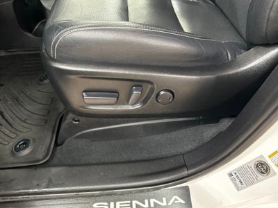 2020 Toyota Sienna SE 7 Passenger