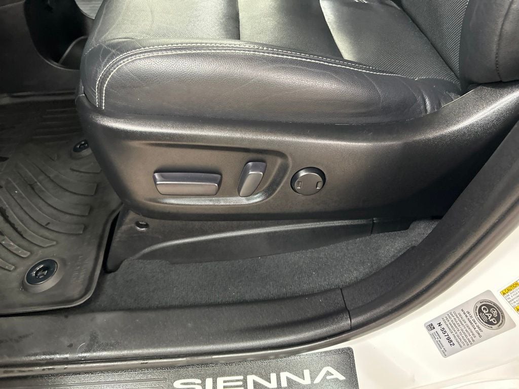 2020 Toyota Sienna SE 7 Passenger