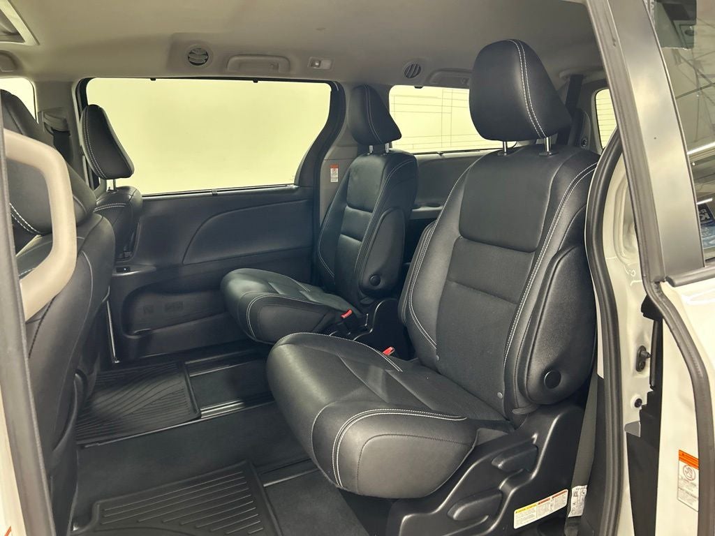 2020 Toyota Sienna SE 7 Passenger