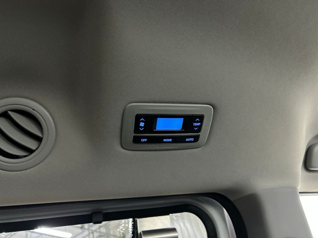 2020 Toyota Sienna SE 7 Passenger