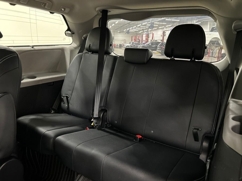 2020 Toyota Sienna SE 7 Passenger