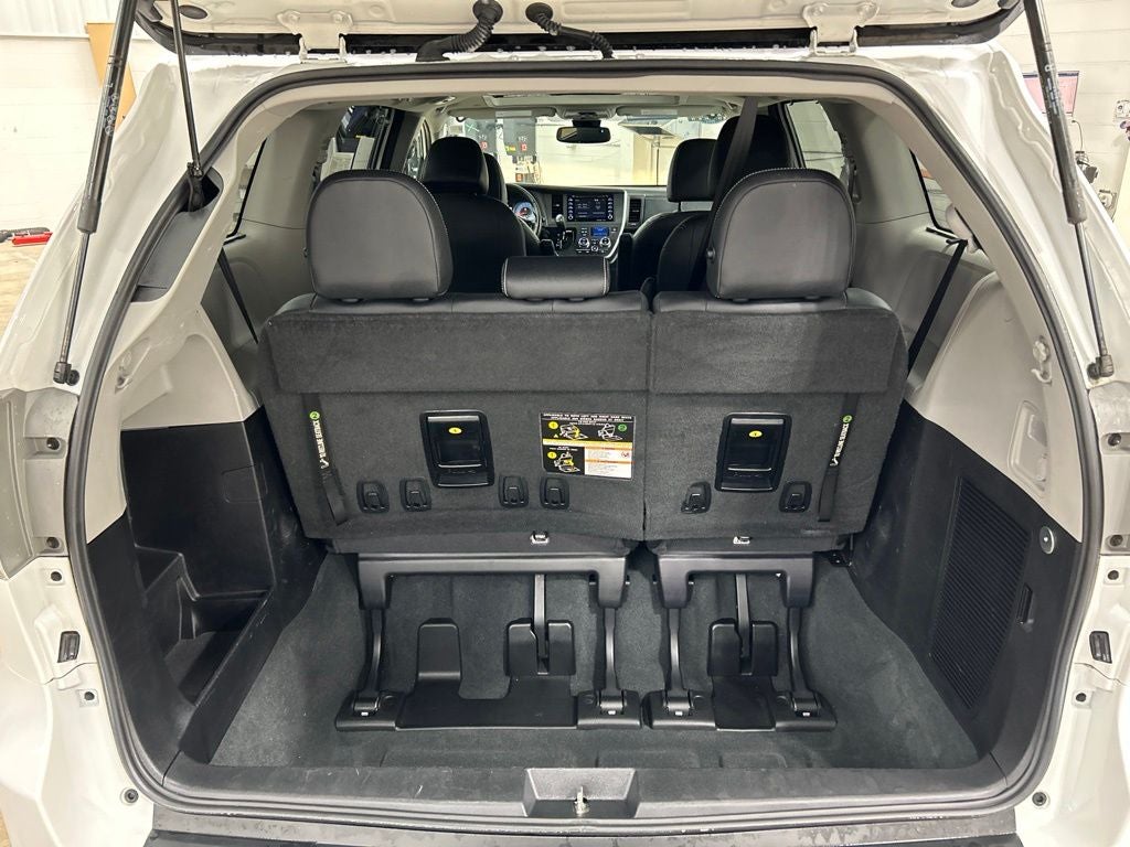 2020 Toyota Sienna SE 7 Passenger