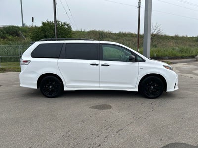 2020 Toyota Sienna SE 7 Passenger
