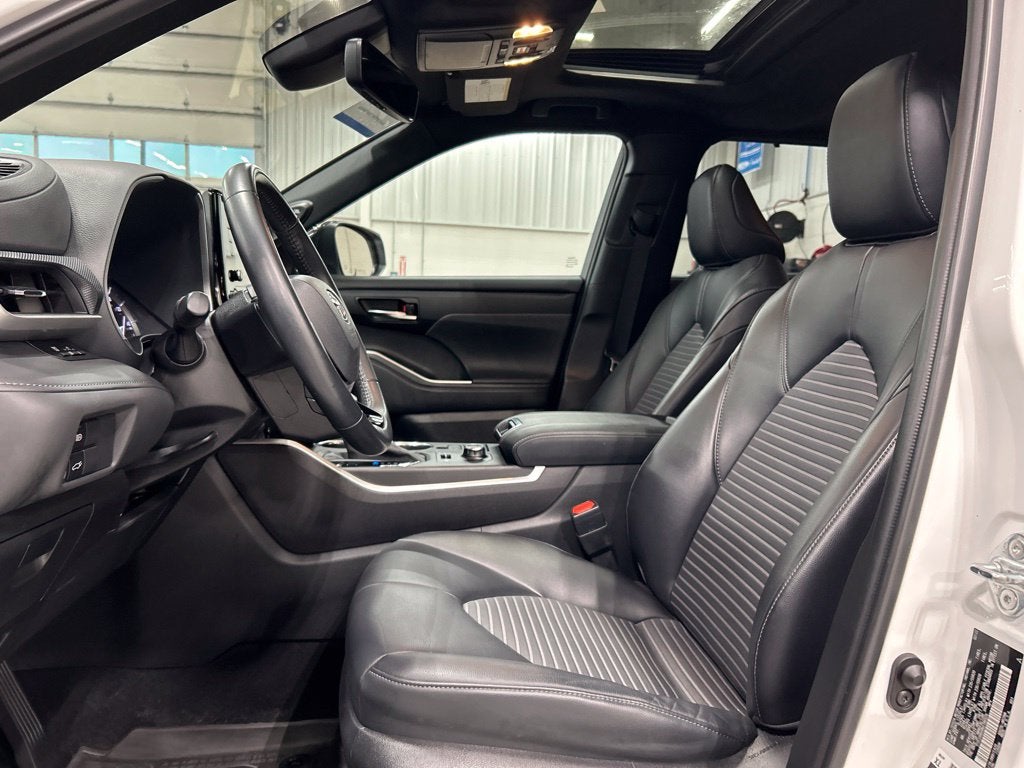 2022 Toyota Highlander XSE