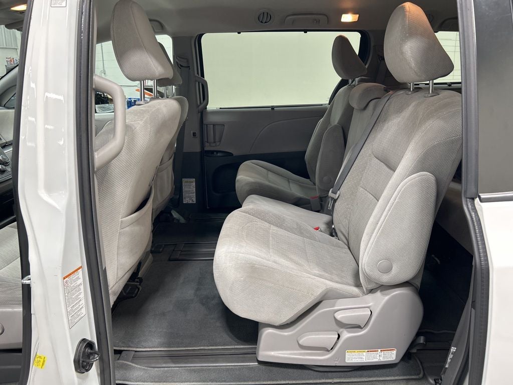 2018 Toyota Sienna LE 7 Passenger