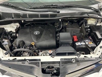 2018 Toyota Sienna LE 7 Passenger