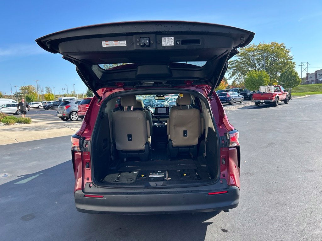 2021 Toyota Sienna XLE 7 Passenger