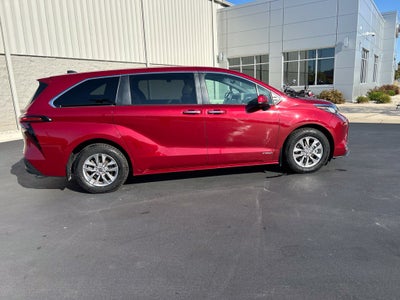 2021 Toyota Sienna XLE 7 Passenger