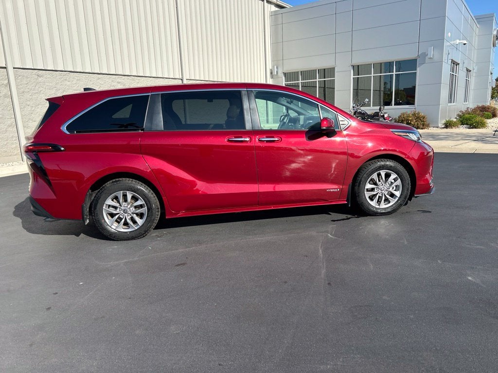 2021 Toyota Sienna XLE 7 Passenger