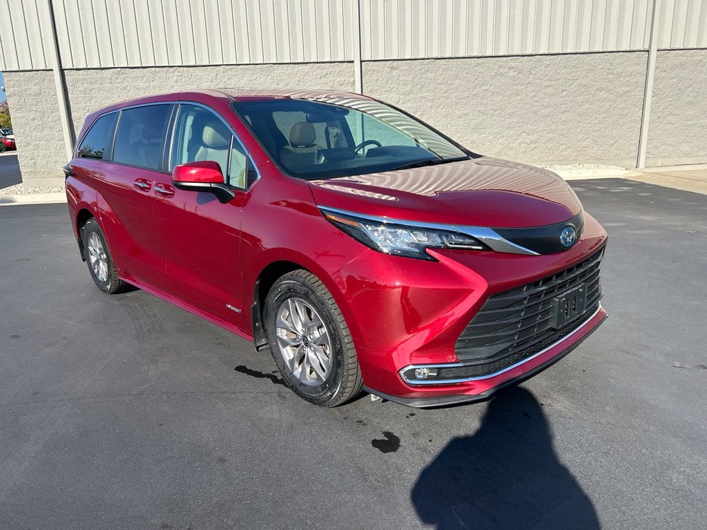 2021 Toyota Sienna XLE 7 Passenger