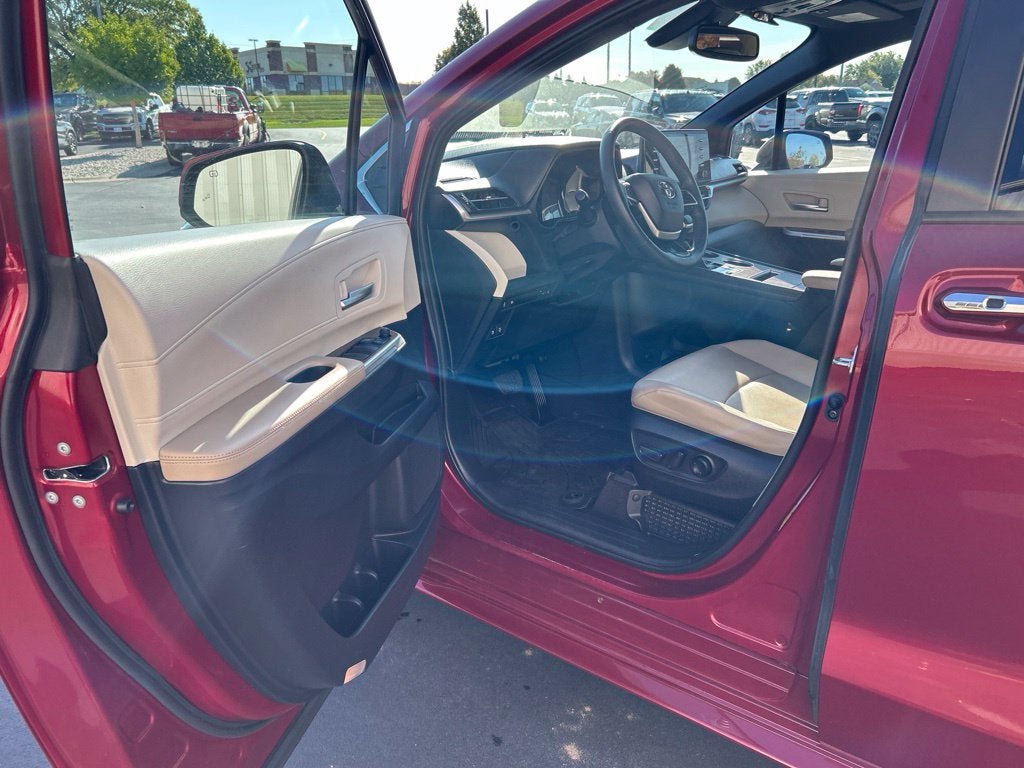 2021 Toyota Sienna XLE 7 Passenger