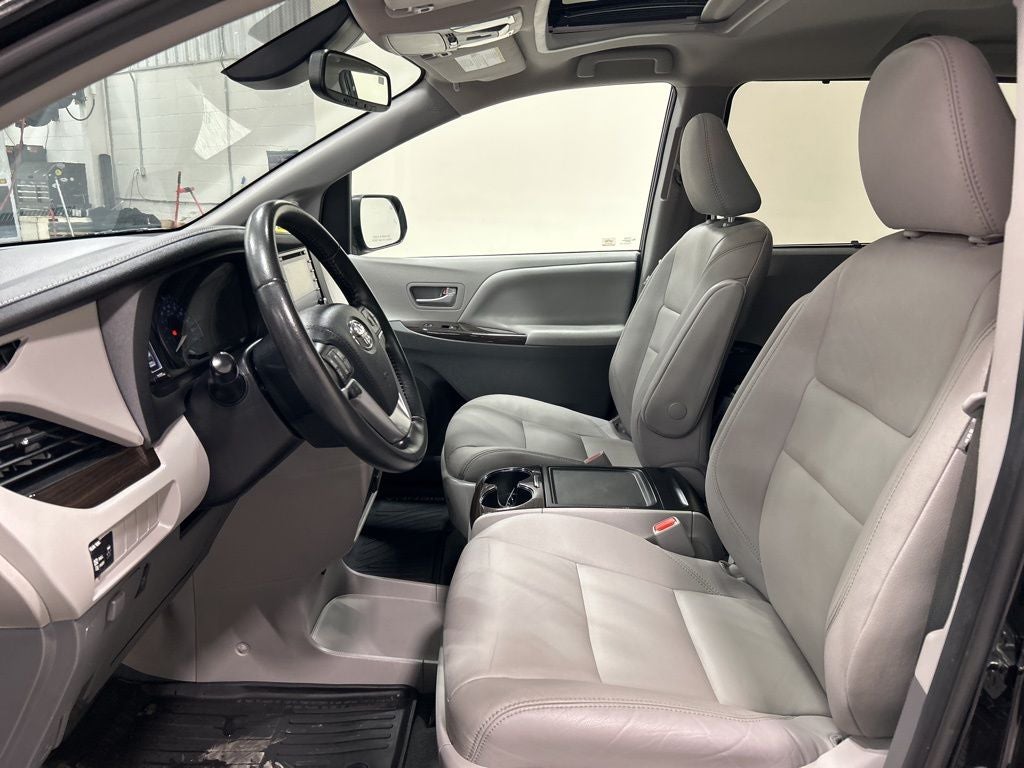2020 Toyota Sienna XLE