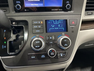 2020 Toyota Sienna XLE