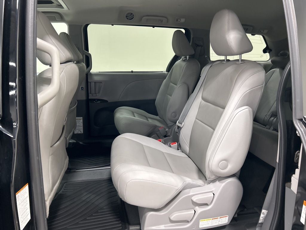 2020 Toyota Sienna XLE