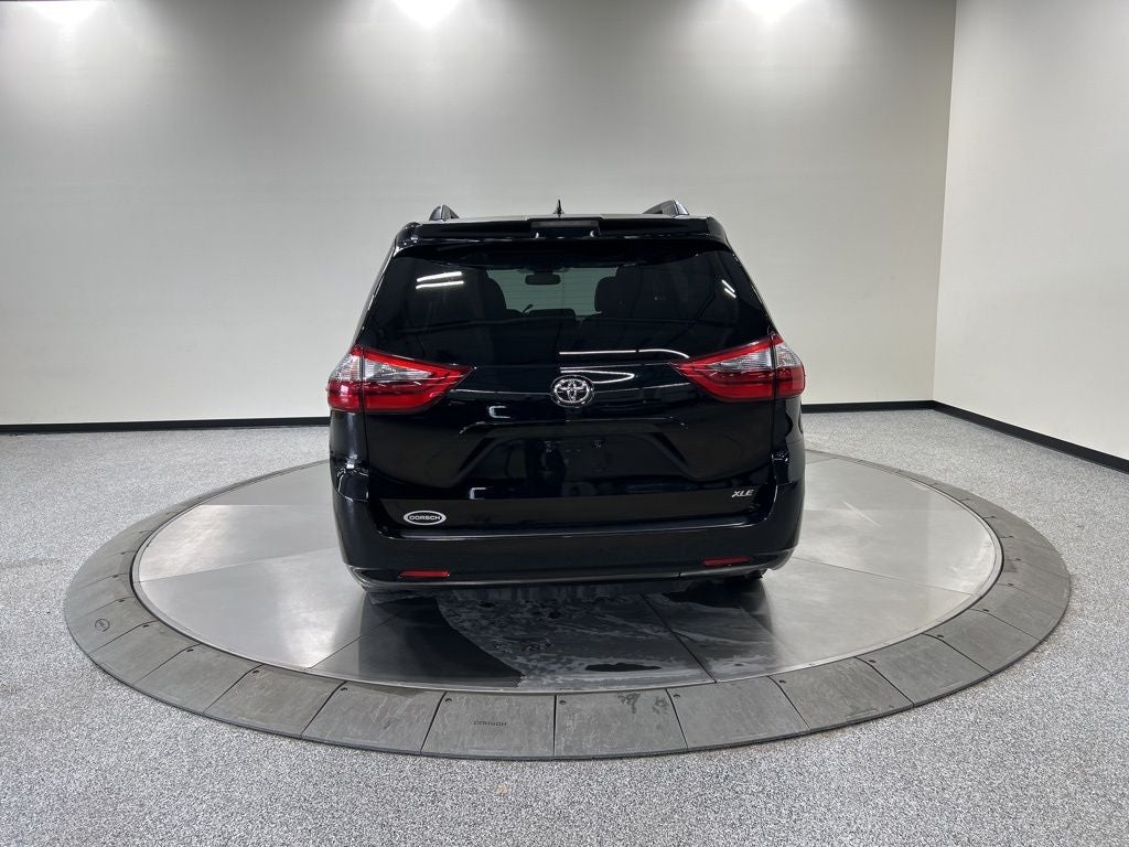 2020 Toyota Sienna XLE