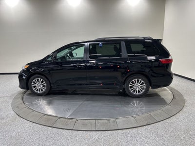 2020 Toyota Sienna XLE