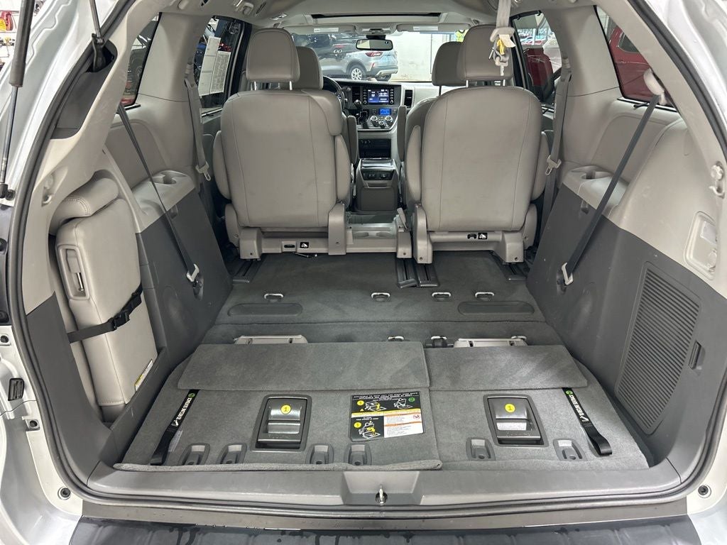 2020 Toyota Sienna XLE 8 Passenger