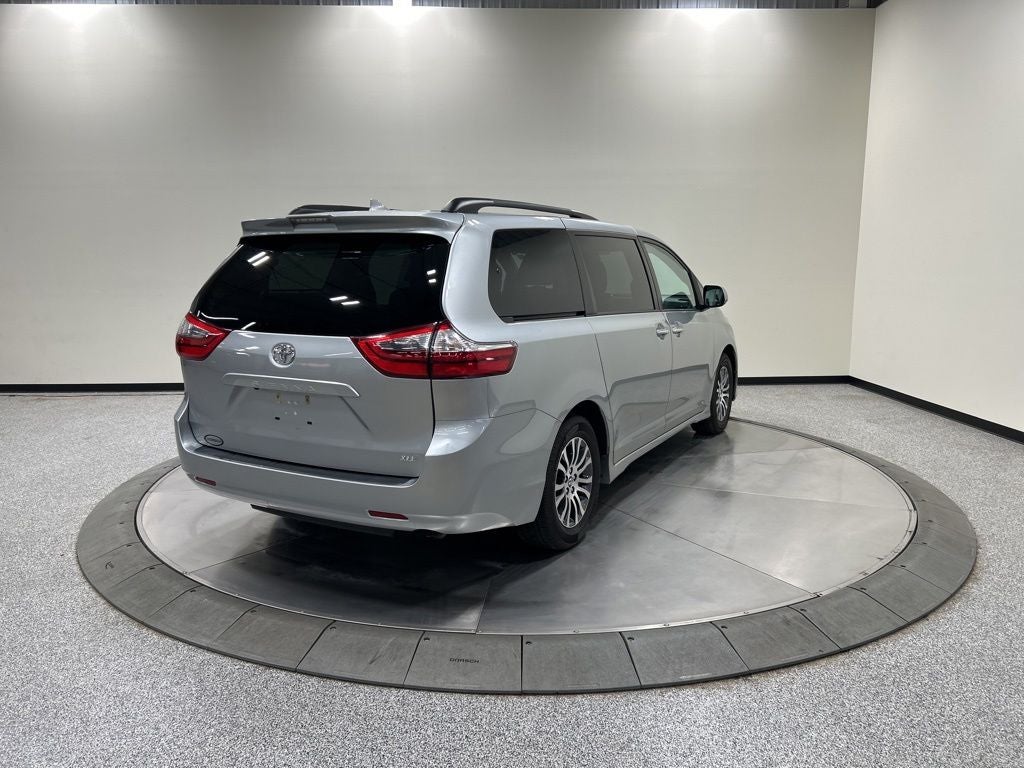 2020 Toyota Sienna XLE 8 Passenger