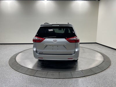 2020 Toyota Sienna XLE 8 Passenger