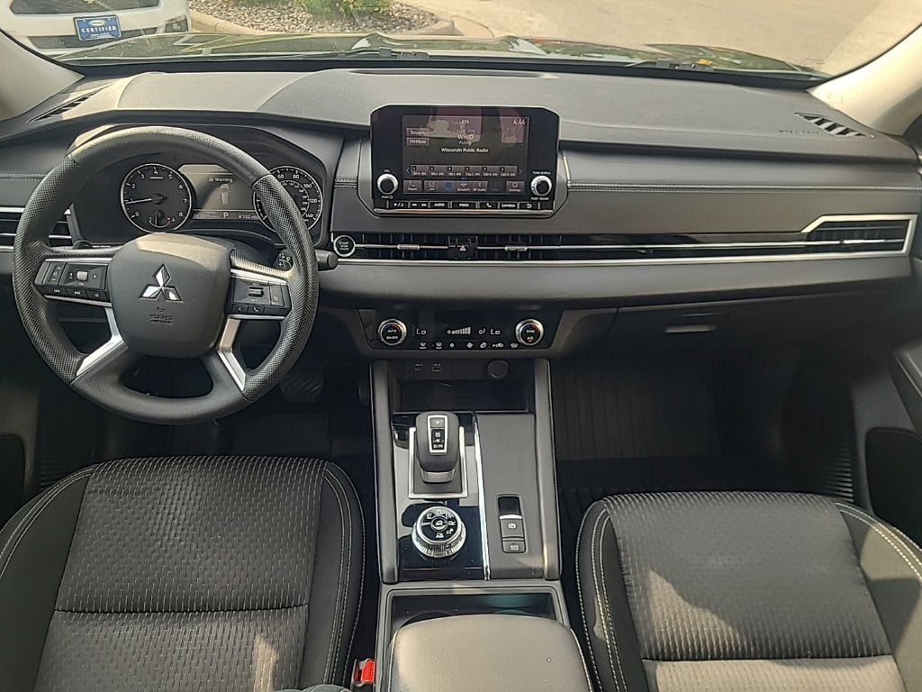2022 Mitsubishi Outlander ES