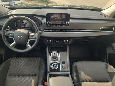 2022 Mitsubishi Outlander ES