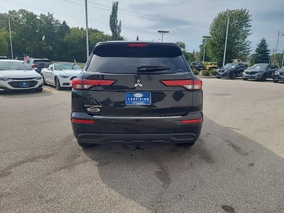 2022 Mitsubishi Outlander ES