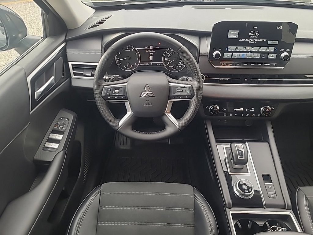2024 Mitsubishi Outlander SE
