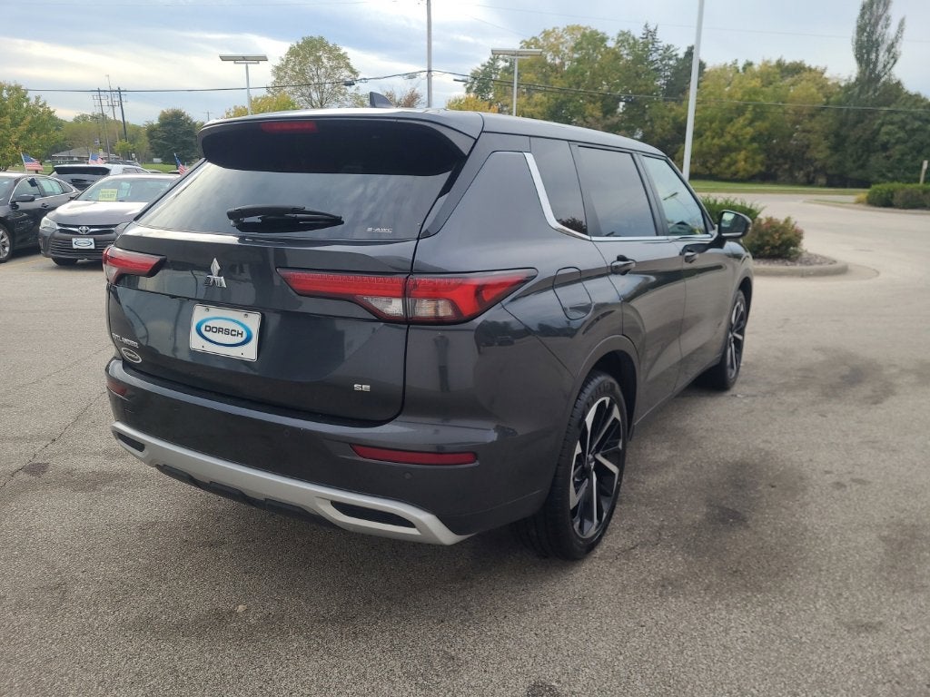 2024 Mitsubishi Outlander SE