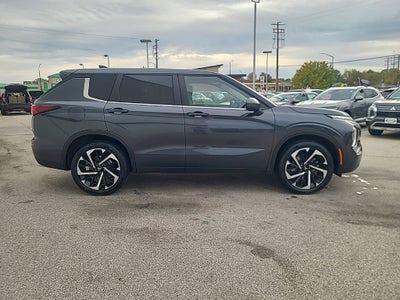 2024 Mitsubishi Outlander SE