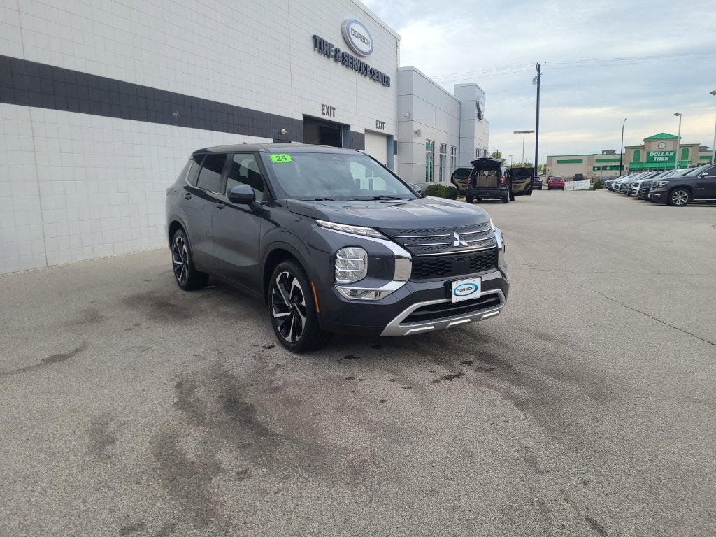 2024 Mitsubishi Outlander SE