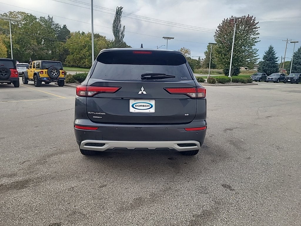 2024 Mitsubishi Outlander SE