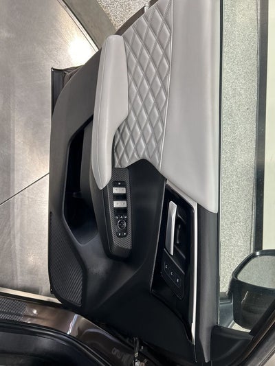 2023 Mitsubishi Outlander PHEV Base