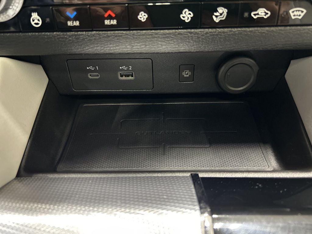 2023 Mitsubishi Outlander PHEV Base