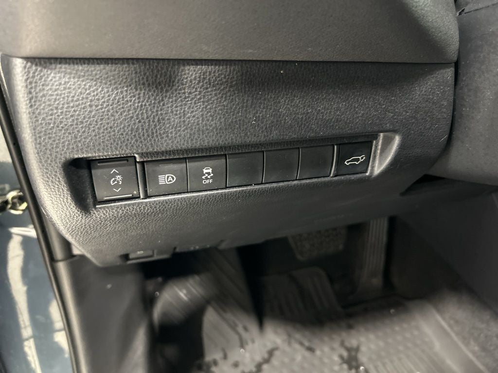 2022 Toyota Venza LE