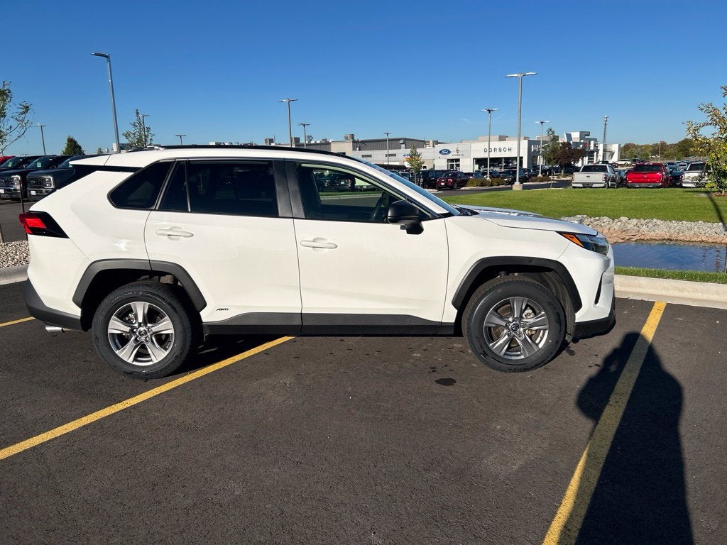 2025 Toyota RAV4 Hybrid LE