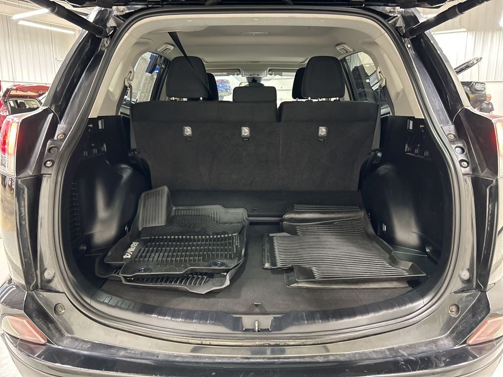 2016 Toyota RAV4 Hybrid XLE
