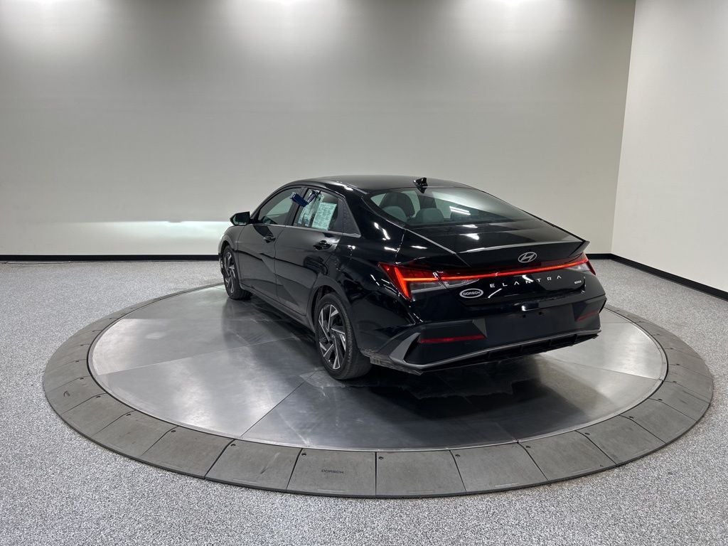 2025 Hyundai Elantra Hybrid Limited