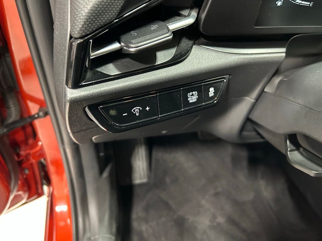 2023 Kia Niro LX