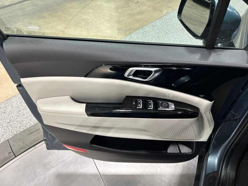 2024 Kia Carnival EX