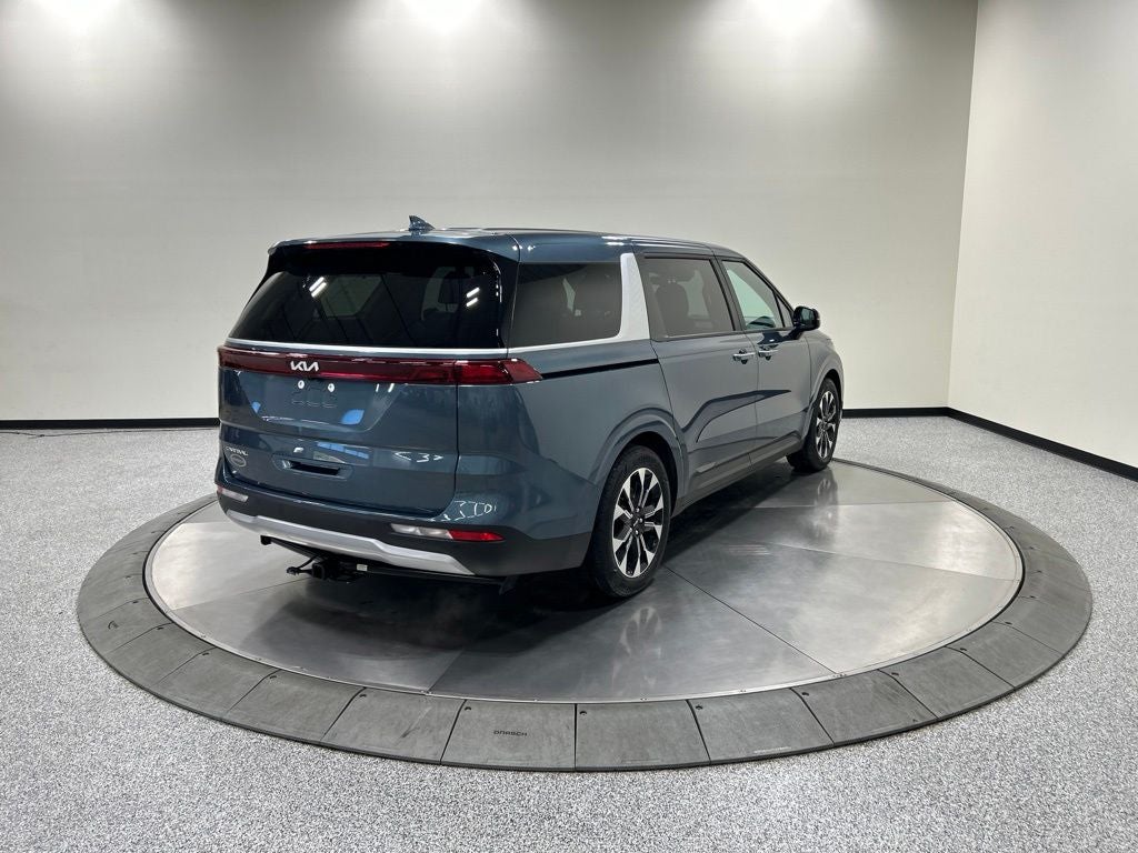 2024 Kia Carnival EX