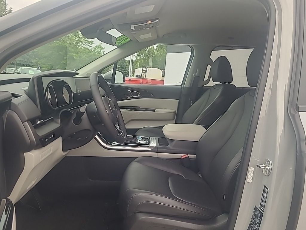 2024 Kia Carnival EX