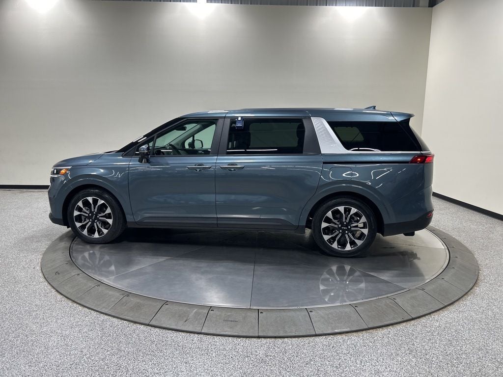2023 Kia Carnival EX