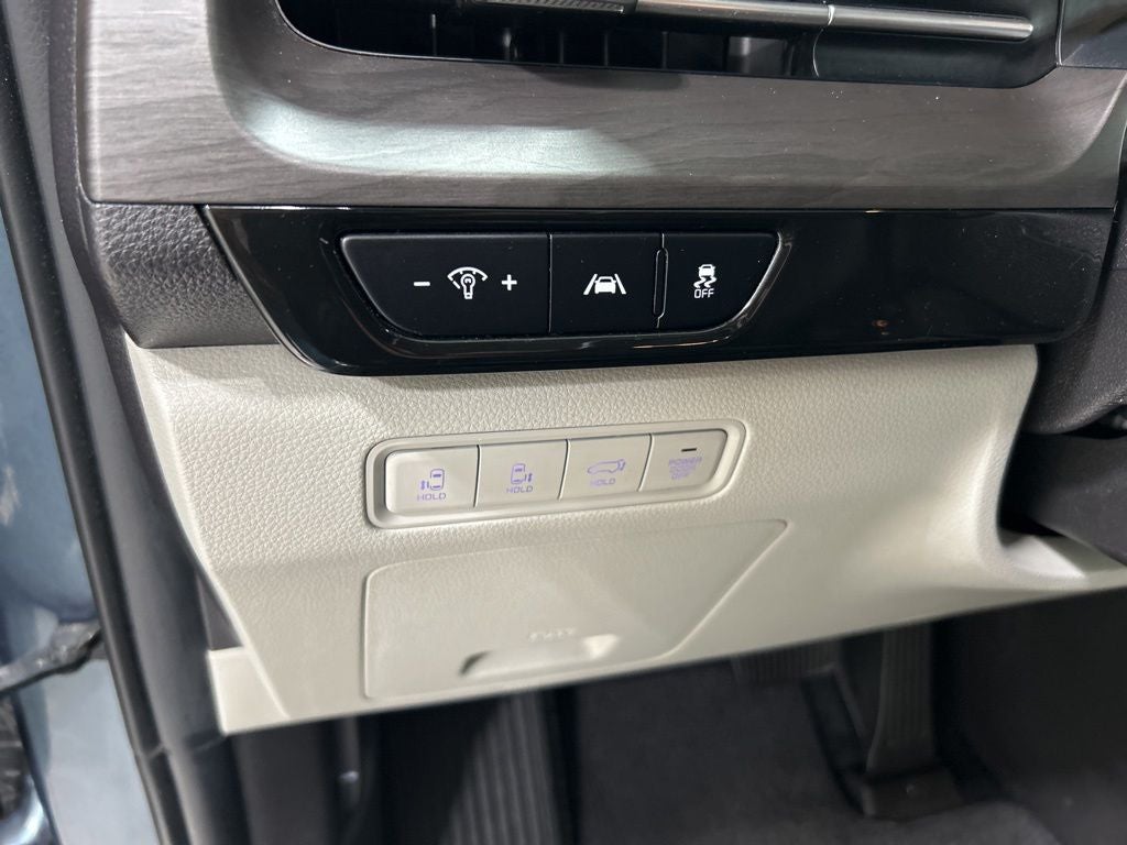 2023 Kia Carnival EX