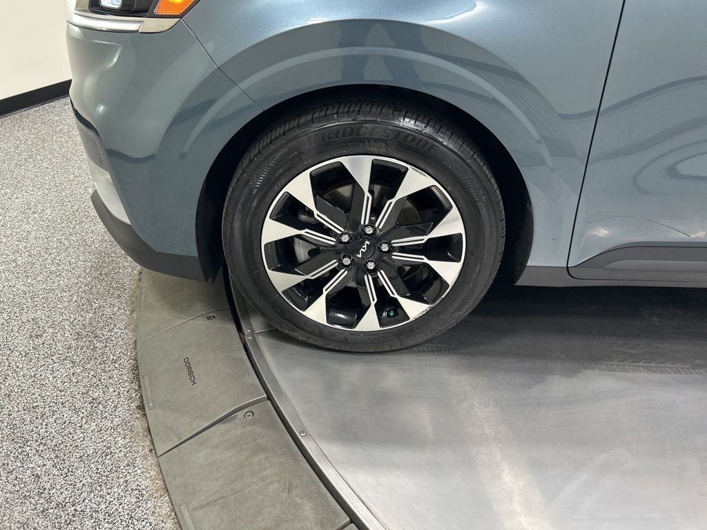 2023 Kia Carnival EX