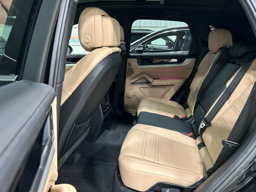2024 Porsche Cayenne Base